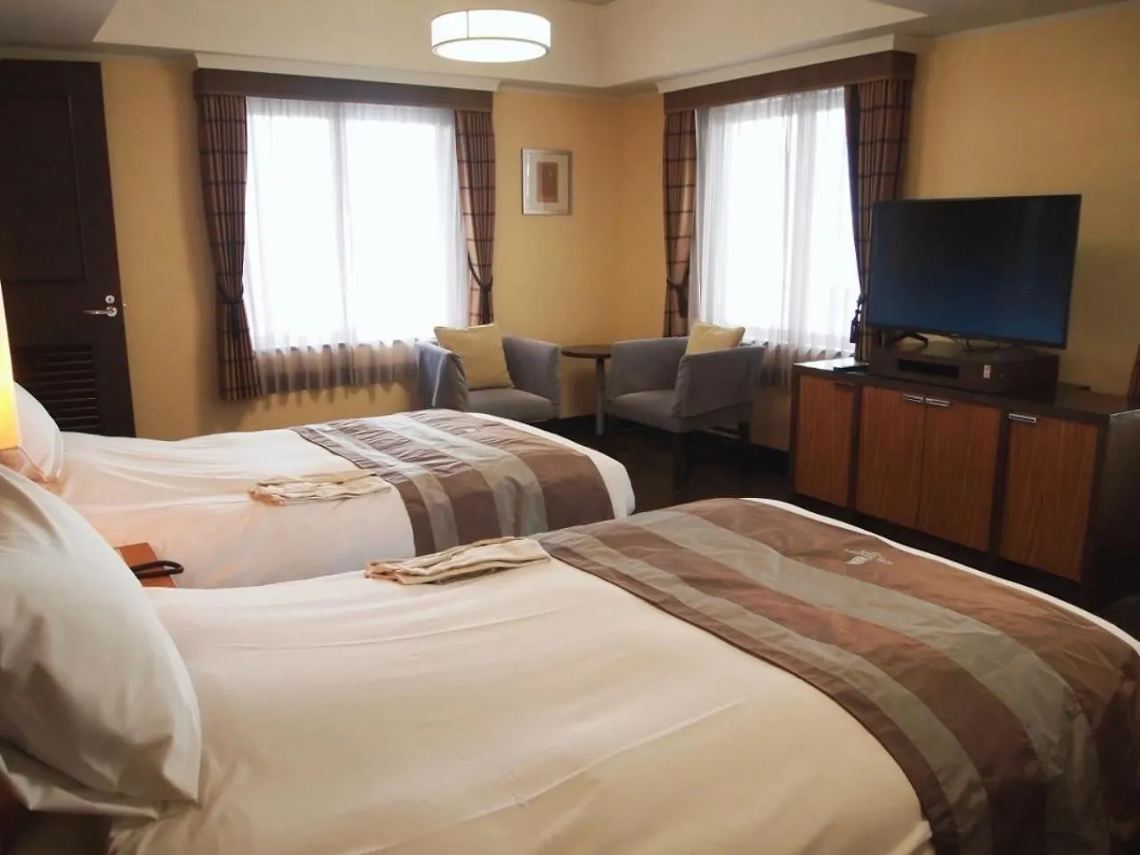 Hotel Monterey La Soeur Ósaka 4*,